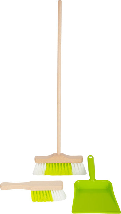 Set for sweeping with broom